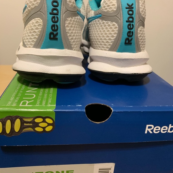🌸2/$40🌸Reebok Run Tone Sneakers - Picture 3 of 4